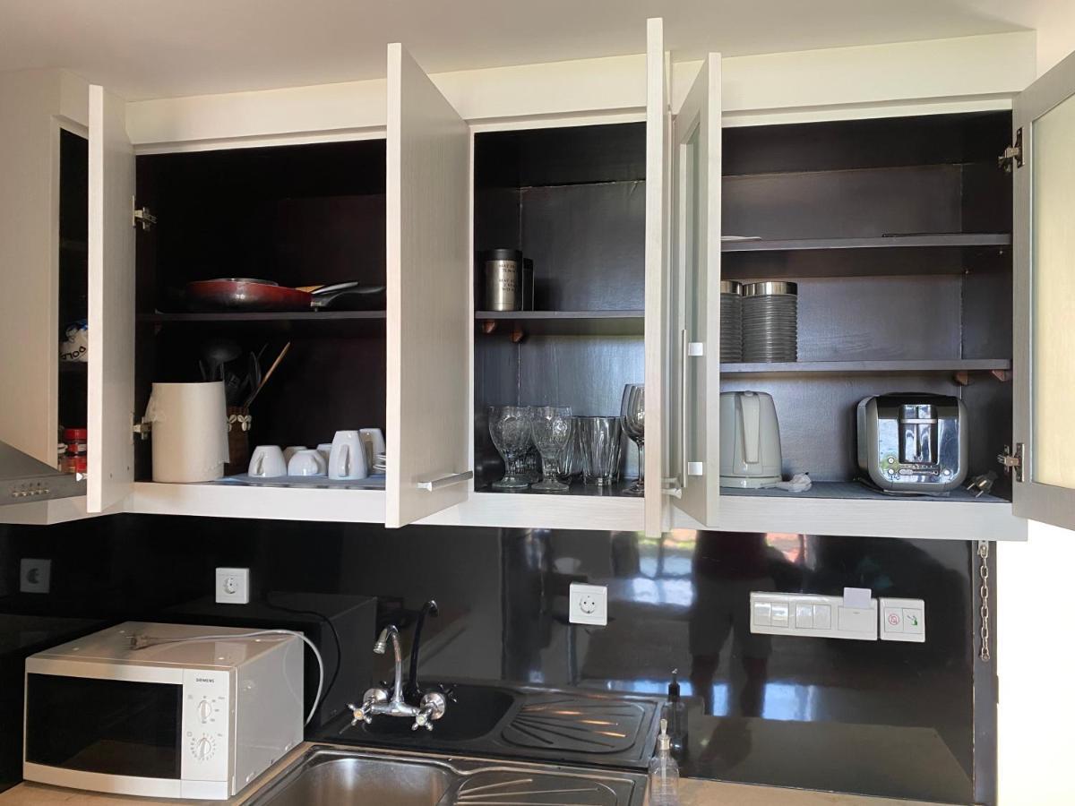 Stylish 2 Bedroom Penthouse Apt, Newly Refreshed, 50 Mbps, Pool, Gym, Resto Kuta  Exterior photo
