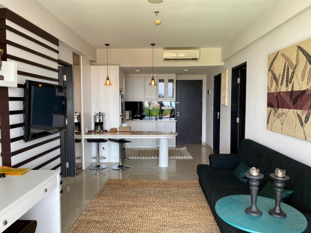 Stylish 2 Bedroom Penthouse Apt, Newly Refreshed, 50 Mbps, Pool, Gym, Resto Kuta  Exterior photo